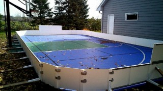 Wow, now that's a backyard hockey rink
